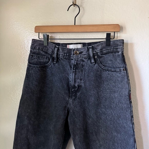 BDG | Slim Fit Curved Jeans - Picture 2 of 7